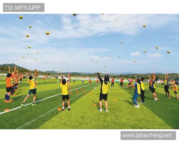 阳光下的少年追梦旅程与足球明星的璀璨人生交织的感人故事