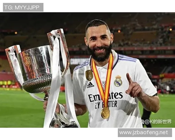 退役足球明星回顾皇马辉煌岁月与传奇瞬间 退役足球明星回顾皇马辉煌岁月与传奇瞬间